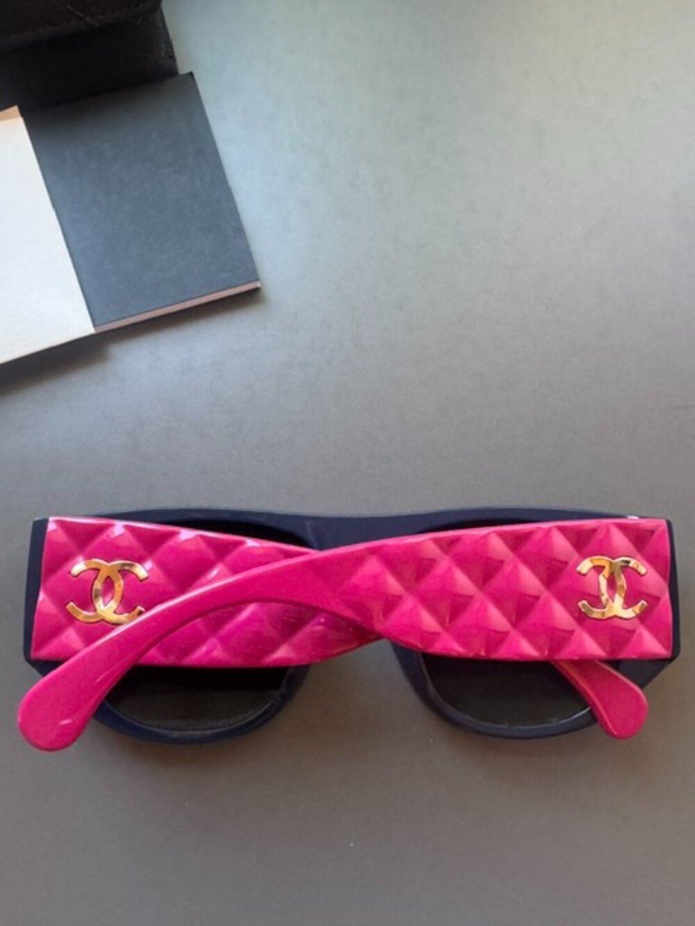 CHANEL Runway Spring Summer 2022 Barbie Sunglasses Navy Pink NIB